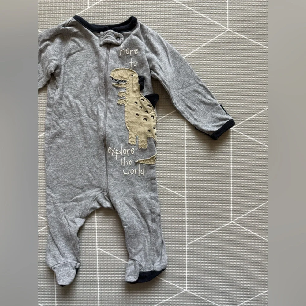 Gerber|Baby boy Heather Gray Dino One-Piece Footed Pajamas,size 0-3M,EXPLORE